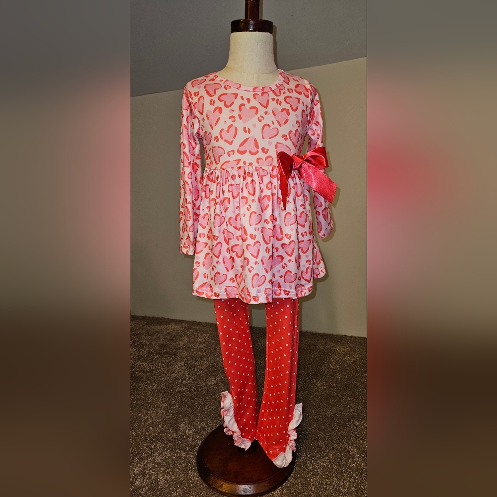 Charming Heart Print Kids Pajama Set with Red Bow